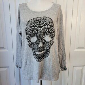 DIVIDED Gray Black Tribal Sugar Skull Day of the Dead Long Sleeve Top sz S EUC
